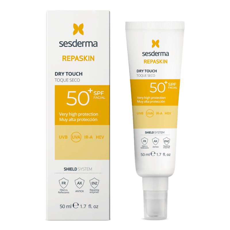 Fotoprotector facial toque seco SPF50+ de Sesderma, acabado mate y alta protección solar.