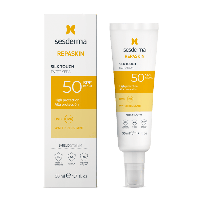 Fotoprotector facial Tacto Seda SPF 50+ de Sesderma, textura sedosa y alta protección solar.